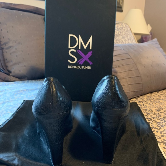 Donald J. Pliner wedge shoes - Picture 2 of 4